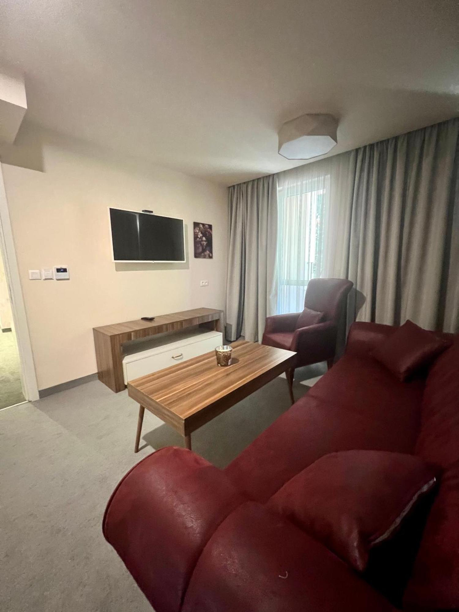 Floral Boutique Hotel Плевна Экстерьер фото